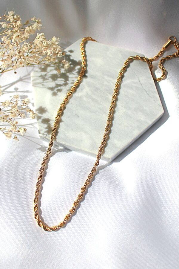 24 karats gold twisted chain necklace
